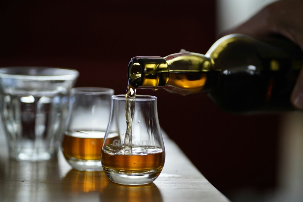 Whiskey tasting (credit Dylan de Jonge)